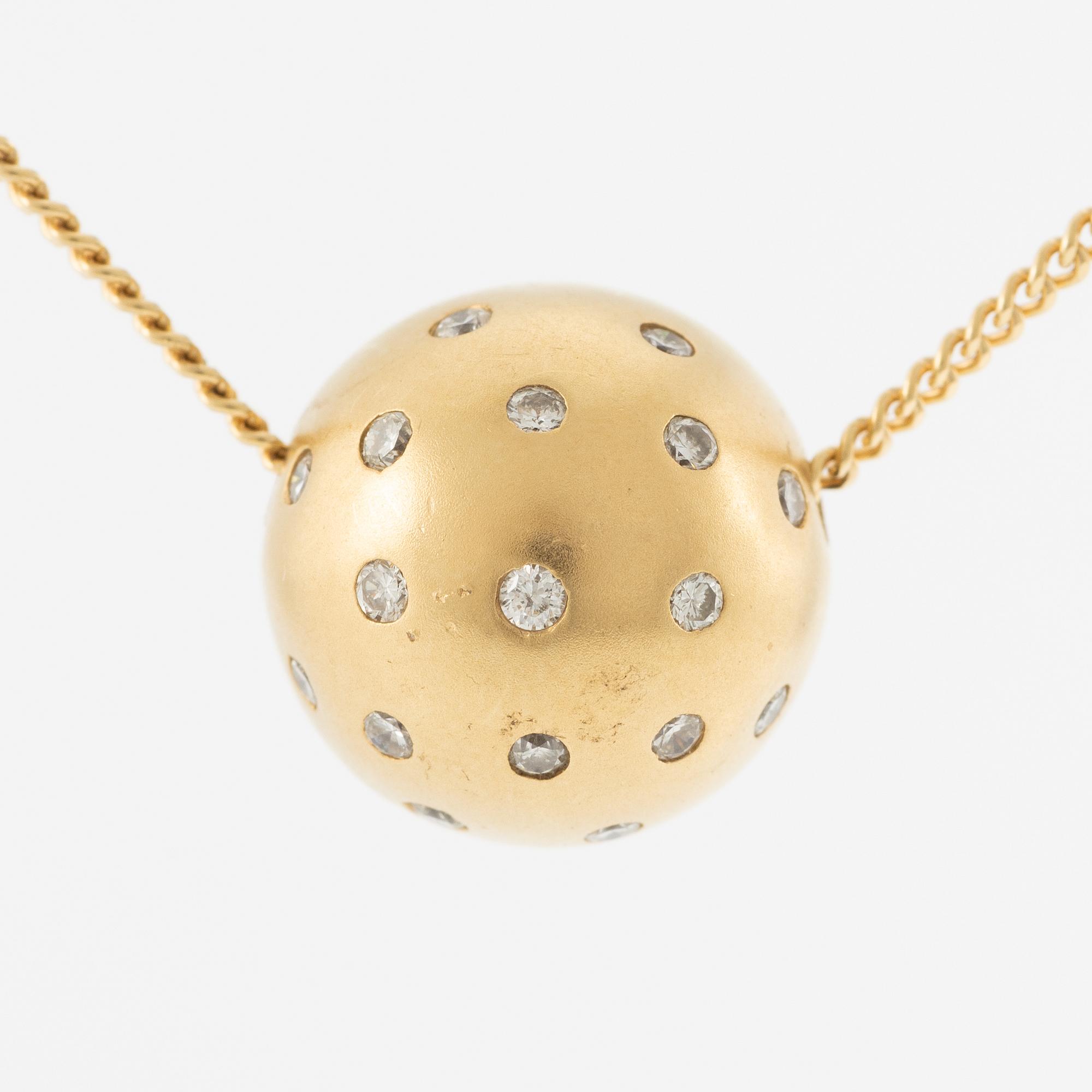 Necklace 18K gold with brilliant-cut diamonds.