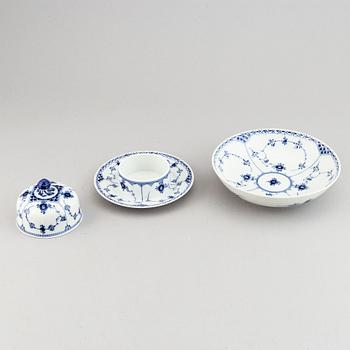 A 92 pcs half lace porcelain dinner-and coffee service, "Musselmalet" from Royal Copenhagen.