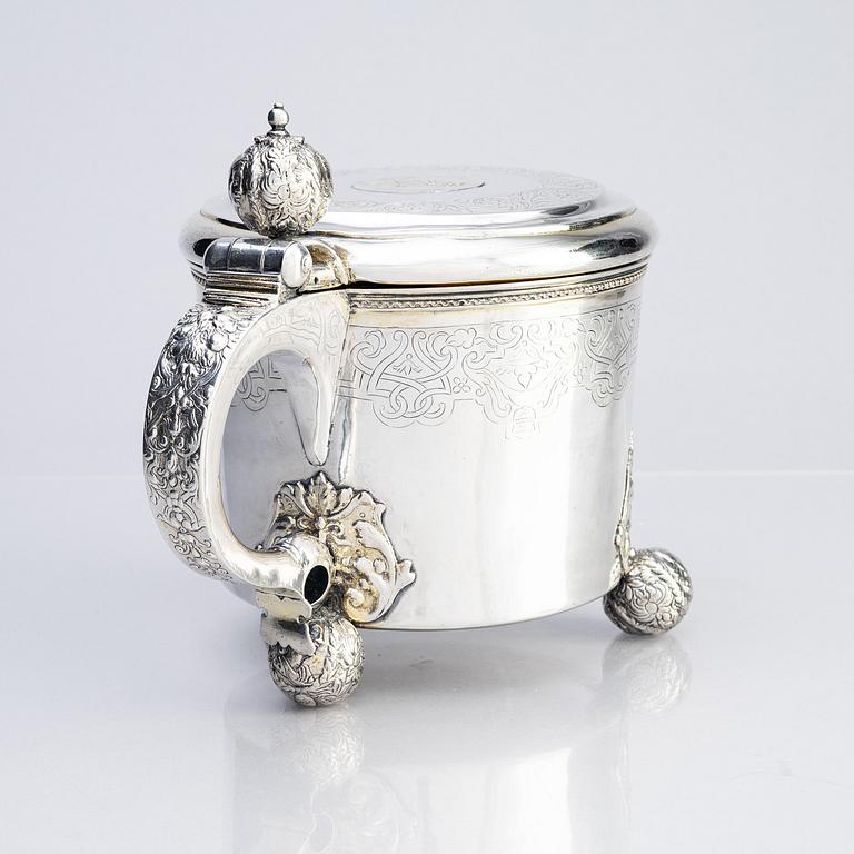 A Swedish late 17th century silver tankard, in the manner of Johan Nützel (Stockholm, active 1674-1716).