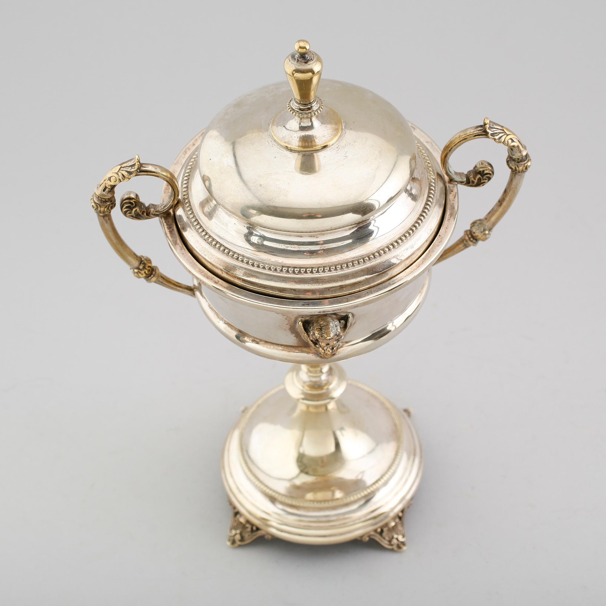 STRÖSOCKERSKÅL, nysilver, omkring år 1900.