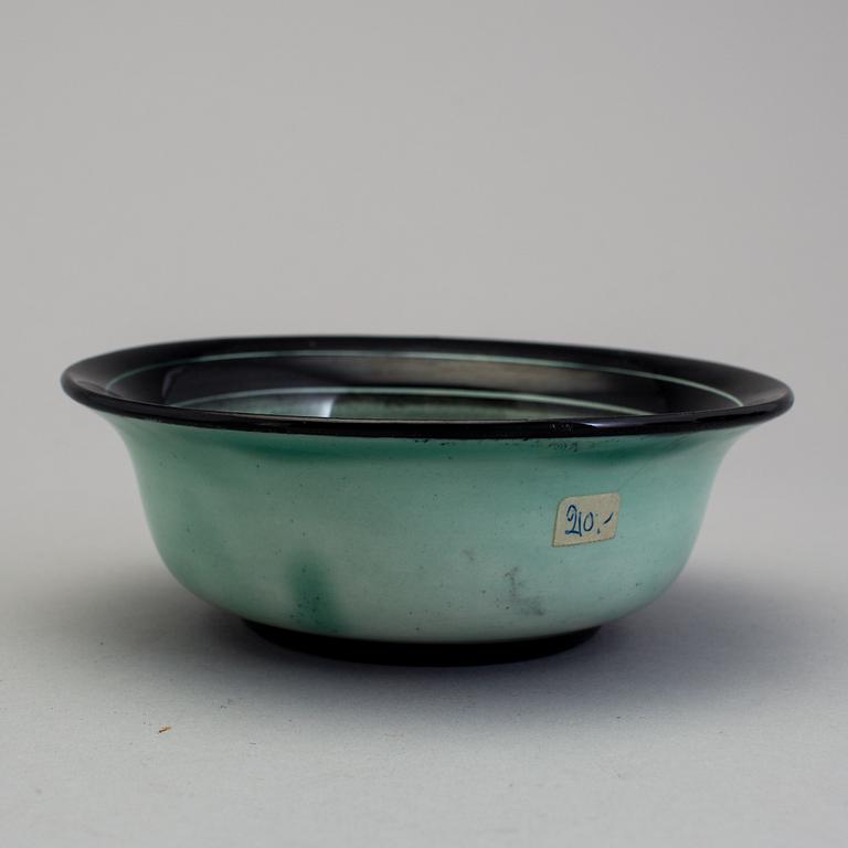 ILSE CLAESSON, "Serie V", skålar 2 st, assietter 7 st, och vas, flintgods. Rörstrand 1930-tal.