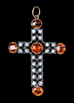 1086. HÄNGESMYCKE/KORS, antikslipade diamanter med granater. Gåva från Karl XIV Johan. 1800-talets första hälft.