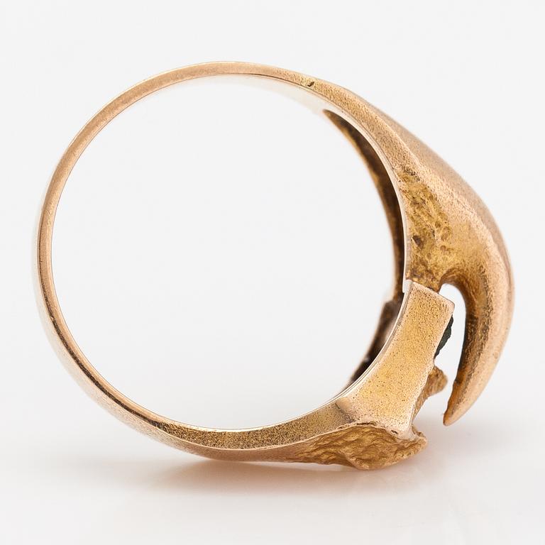 Björn Weckström, A 14K gold ring with a zoisite "Corrida". Lappoina 1982.