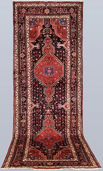 Gallerimatta, Hamadan, 380 x 128 cm.