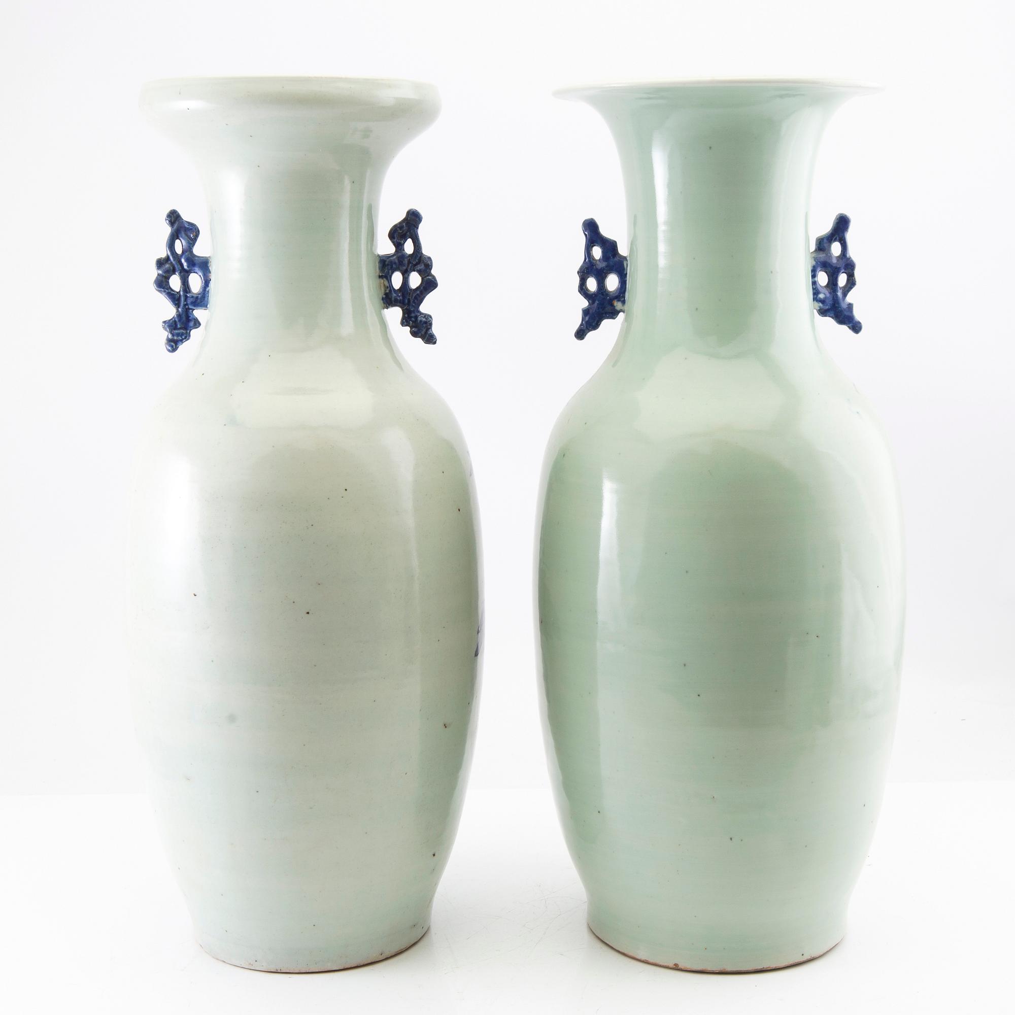 Two Chinese blue and white 'antiques and precious objects' vases, 20th century.