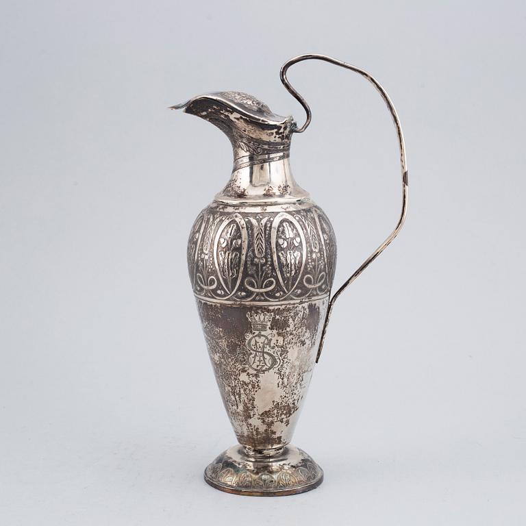 Au Austrian early 20th century silver wine charger.