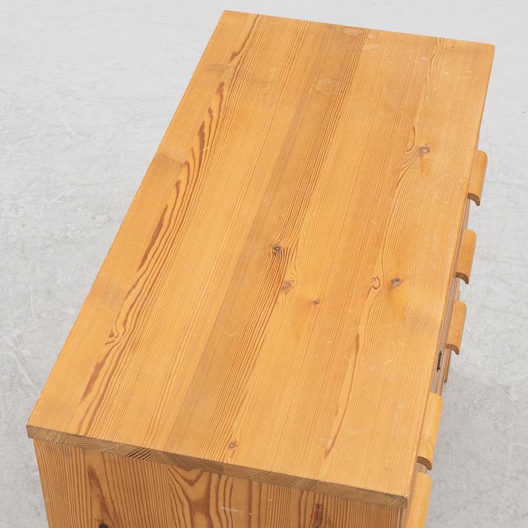 Chest of drawers, first half of the 20th century.