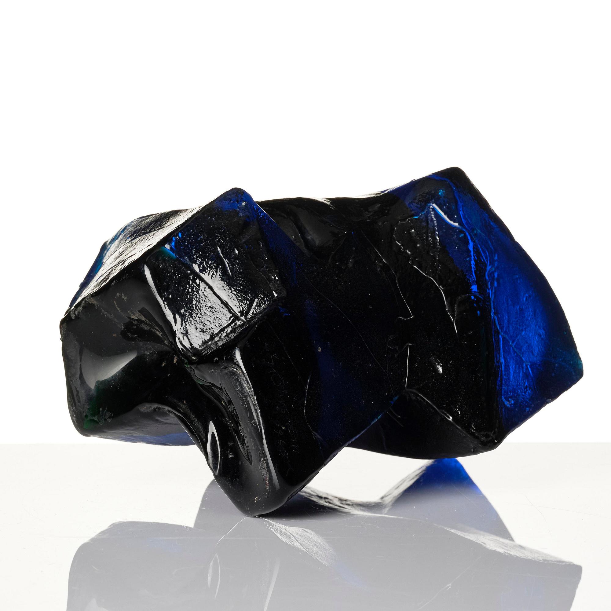 Edvin Öhrström, skulptur, gjutet glas, Lindshammars glasbruk, signerad och daterad 1965.