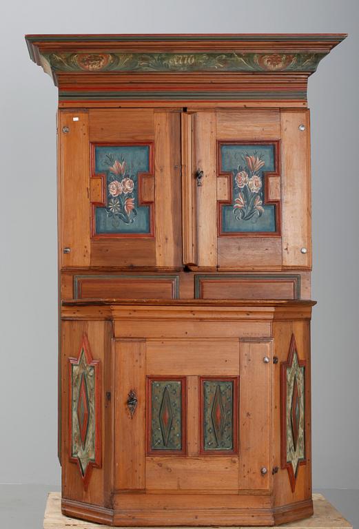 SKÄNKSKÅP. Allmoge, 1700-tal. Märkt Anno 1770.