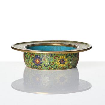 Kärl, cloisonne. Sen Mingdynasti.