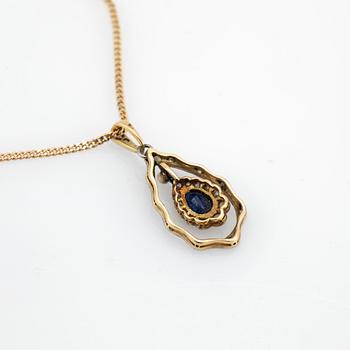 Necklace, 18K gold chain and pendant with brilliant-cut diamonds and synthetic sapphire.
