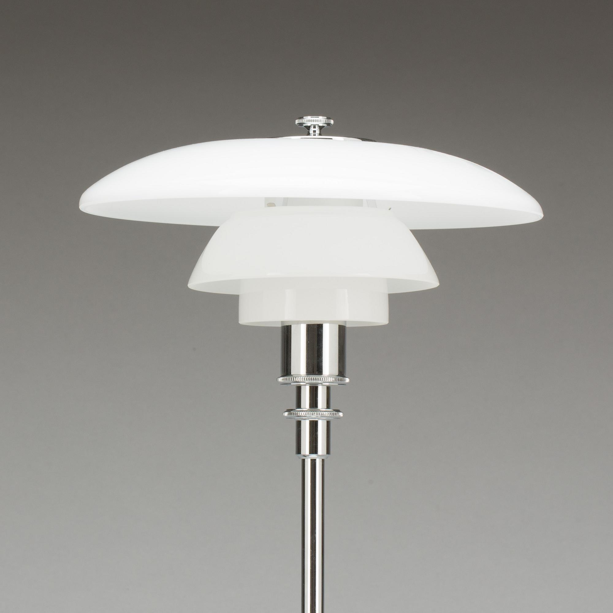 BORDSLAMPA,  PH 2/1. Poul Henningsen för Louis Poulsen, Danmark.
