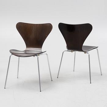 Arne Jacobsen, stolar 4 st, "Sjuan", Fritz Hansen, daterade 1981.