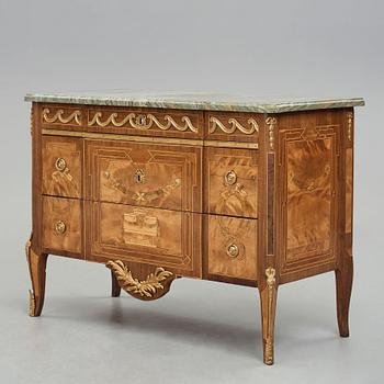 BYRÅ, av Niclas Korp (mästare i Stockholm 1763-1800), ej signerad, gustaviansk, 1700-talets slut.