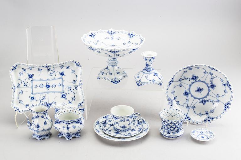 ROYAL COPENHAGEN, kaffeservis, 60 delar, "Musselmalet, helblond".