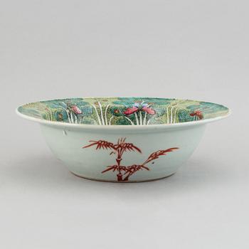 A famille rose 'Cabbage' basin, Qing dynasty, 19th Century.