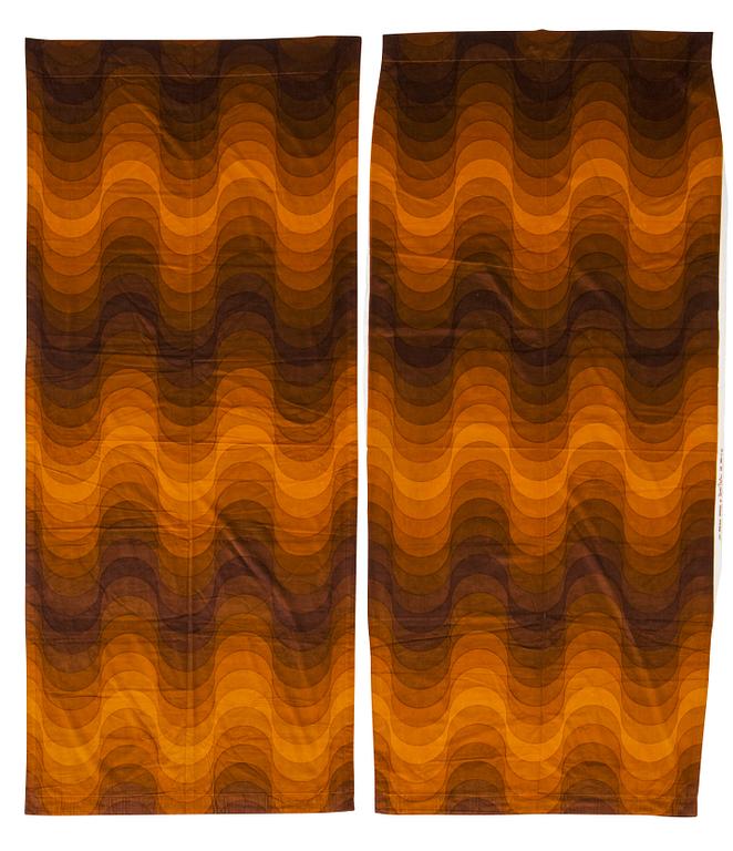 CURTAINS, 3 PIECES, AND SAMPLERS, 8 PIECES. Cotton velor. A variety of goldbrown nuances and patterns. Verner Panton.