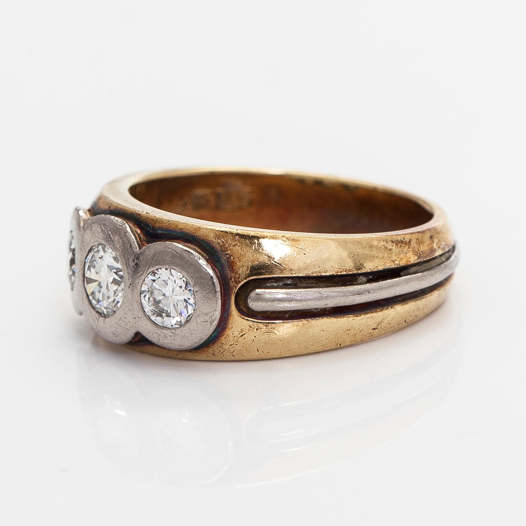 Ring, brilliant-cut diamonds, 14K gold, Norway.