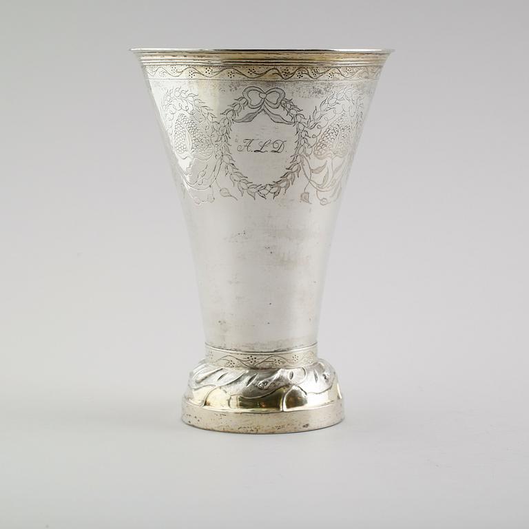 BÄGARE, silver, Johan Petter Ernander, Uppsala 1820. Vikt ca 410 gram.