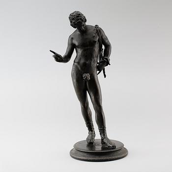 SKULPTUR, patinerad metall, märkt Fondeur Artistica Sommer, Capote Modello Sommer nr 26, 1900-talets första hälft.