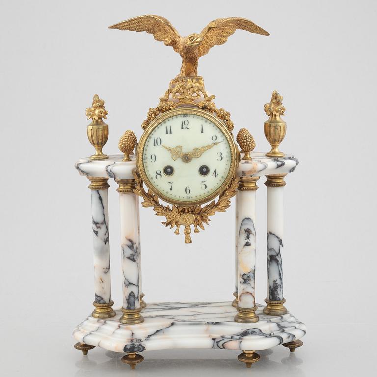 A mantle clock, around 1900.