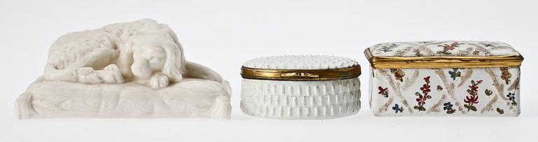 DOSOR, 2 st, samt FIGURIN, bl a 1700-tal.