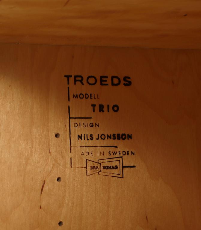 SIDEBOARD, "Trio", Nils Jonsson, Troeds, 1900-talets andra hälft.