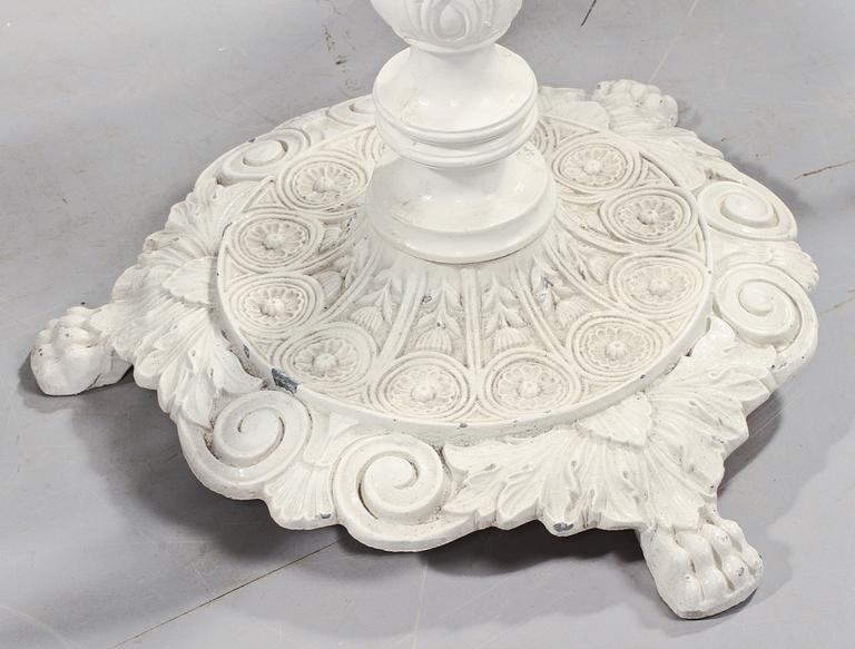 TRÄDGÅRDSBORD och TRÄDGÅRDSSTOLAR, ett par, 1900-talets andra hälft.