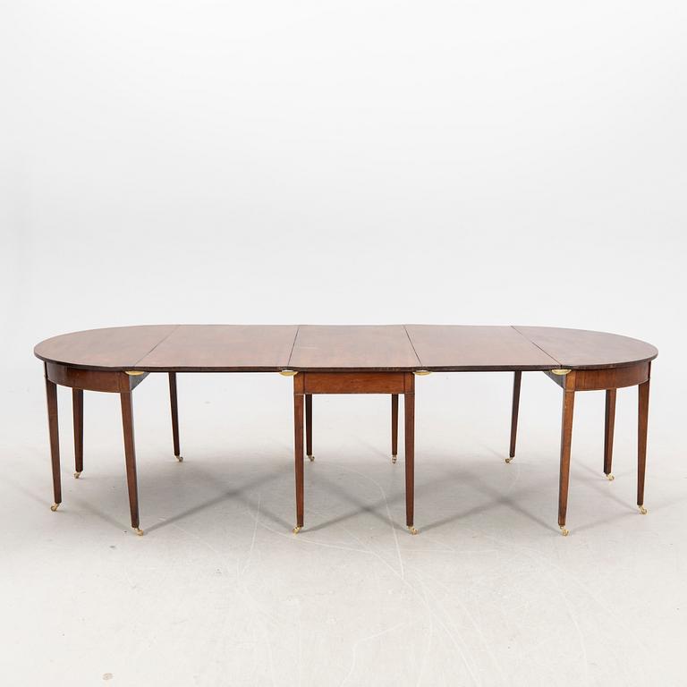 An English mahogany dining table later part of the 19th century.