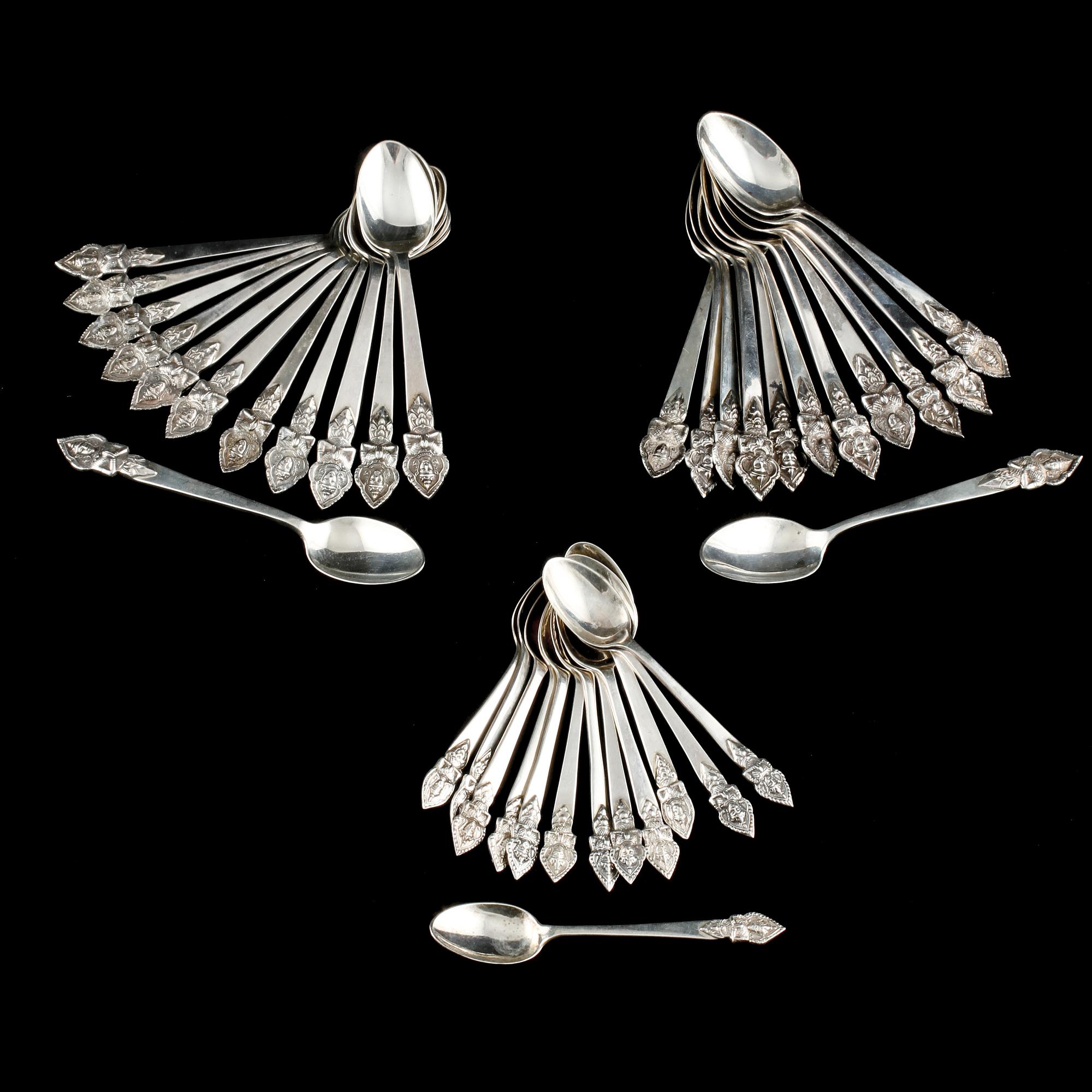 BESTICKSERVIS, 64 delar, silver, 1900-talets andra hälft, total vikt ca 1445 g.