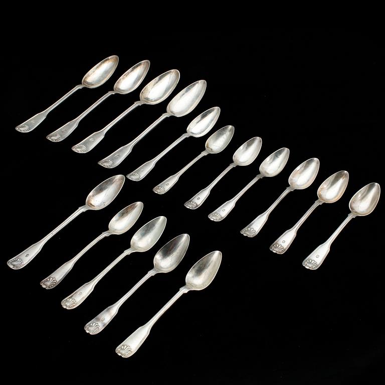 BESTICKSERVIS, 73 delar, silver, "Snäckmodell", Christian Hammer och Möllenborg. Stockholm mest 1850-tal. Tot ca 4400 g.