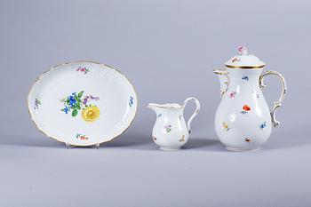 SERVISDELAR, 3 st, porslin. Meissen, 1900-tal.