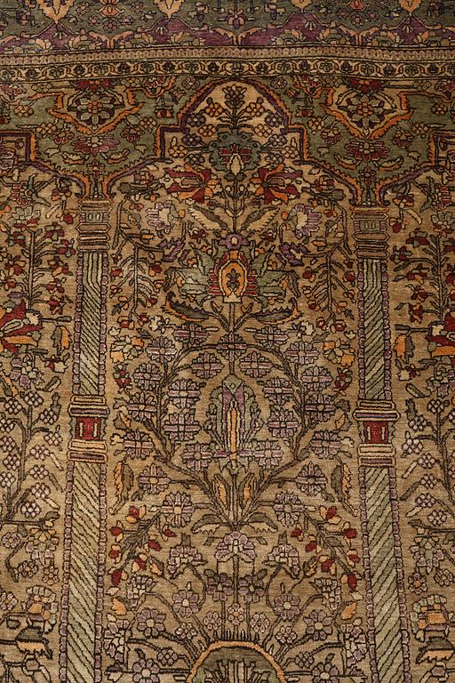 A rug, an antique / semi-antique silk Kashan so called Motashem / Feraghan ca 191,5 - 194,5 x 128,5 - 133 cm.