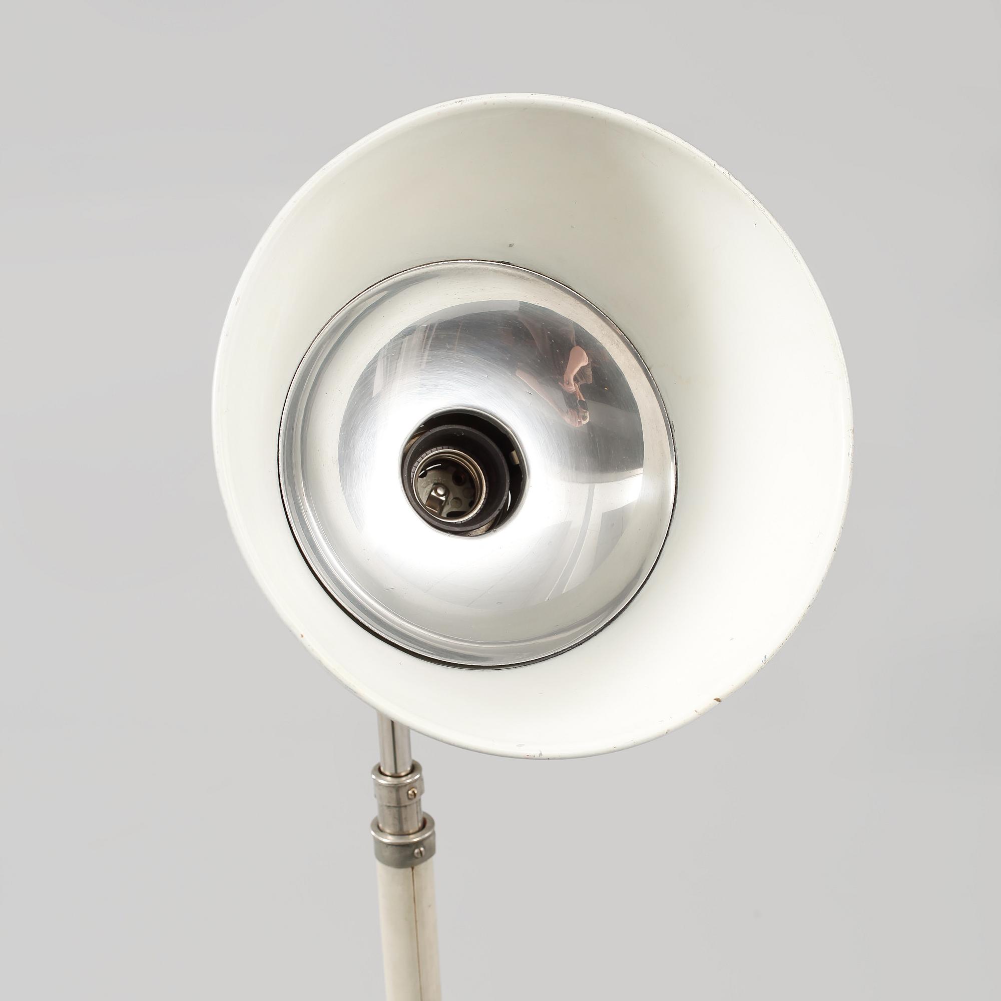 VÄGGLAMPA / INDUSTRILAMPA, "Triplex-pendel", Johan-Petter Johansson, 1900-talets mitt.