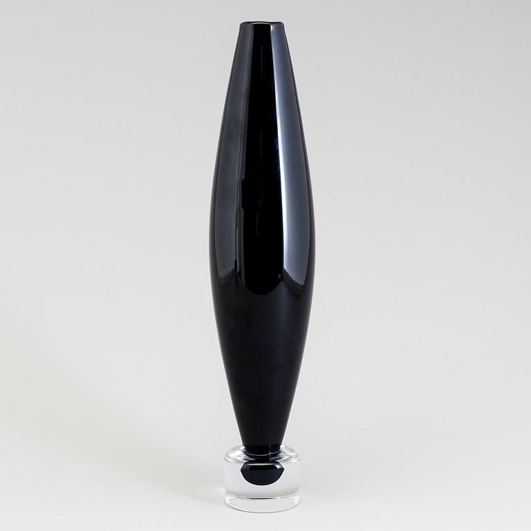 A glass vase designed by Matz Borgström for Orrefors, signed and numbered. Second haöf of the 20th century.