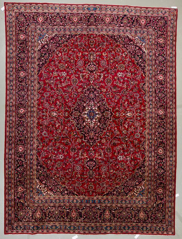 MATTA, sannolikt Keshan. Ca 390x285 cm.