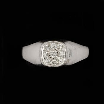 RING, 18k vitguld samt briljantslipade diamanter, tot 0,18 ct. Vikt ca 4 g.