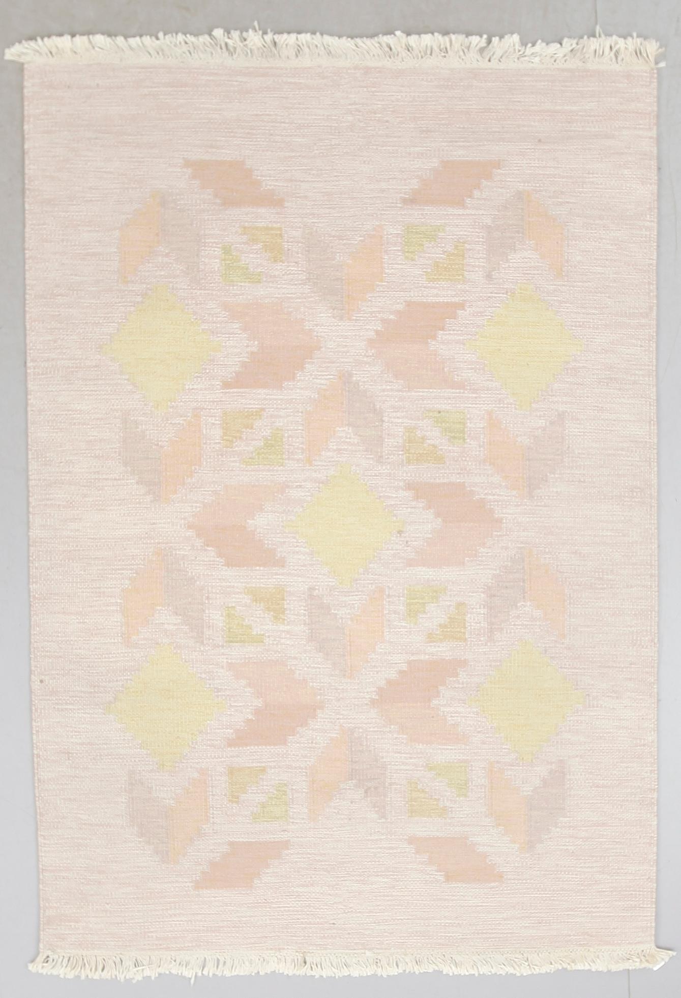 MATTA, rölakan, ca 200 x 141 cm.