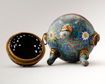 RÖKELSEKAR med lock, cloisonné, Kina, 1900-tal.