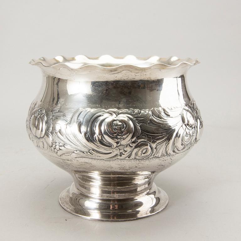 K Andersson, Champagnekylare , silver, Stockholm 1917.