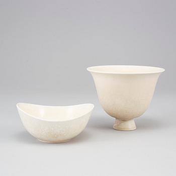 GUNNAR NYLUND, three stoneware vases and two stoneware bowls, Rörstrand, Sweden.