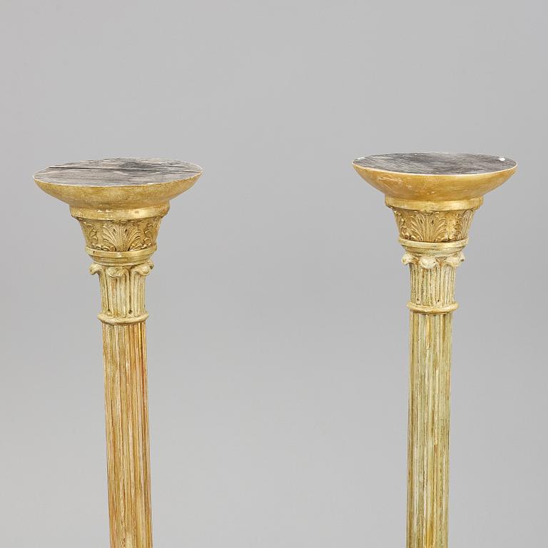GUERIDONER, ett par, 1800-tal.
