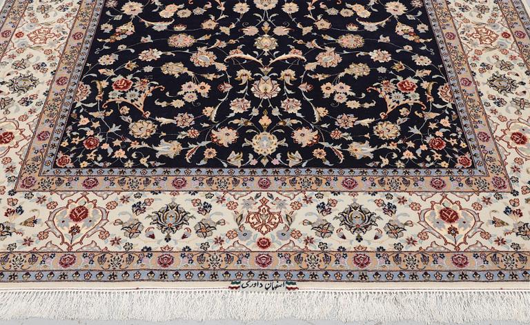 Carpet, Isfahan with silk elements, 300 x 203 cm.
