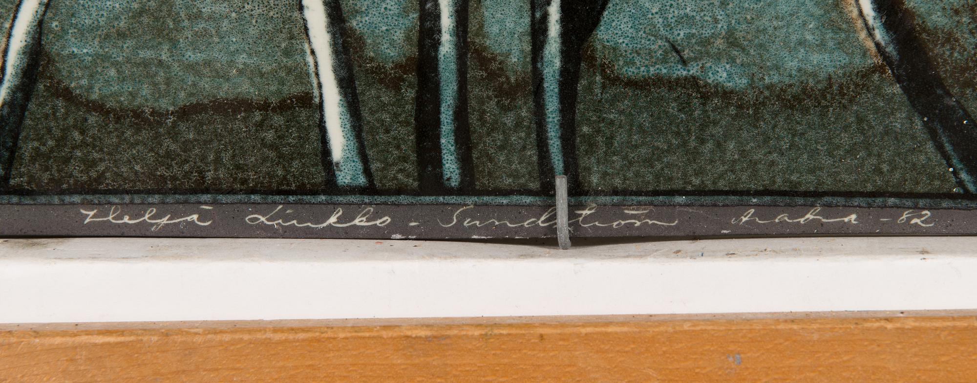 Heljä Liukko-Sundström, a ceramic plate signed and dated -82, Arabia numbered 343/500.