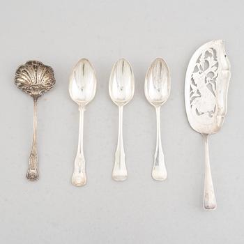 Matskedar, strösked samt serveringsspade, 5 delar, silver, 1700-1900-tal.