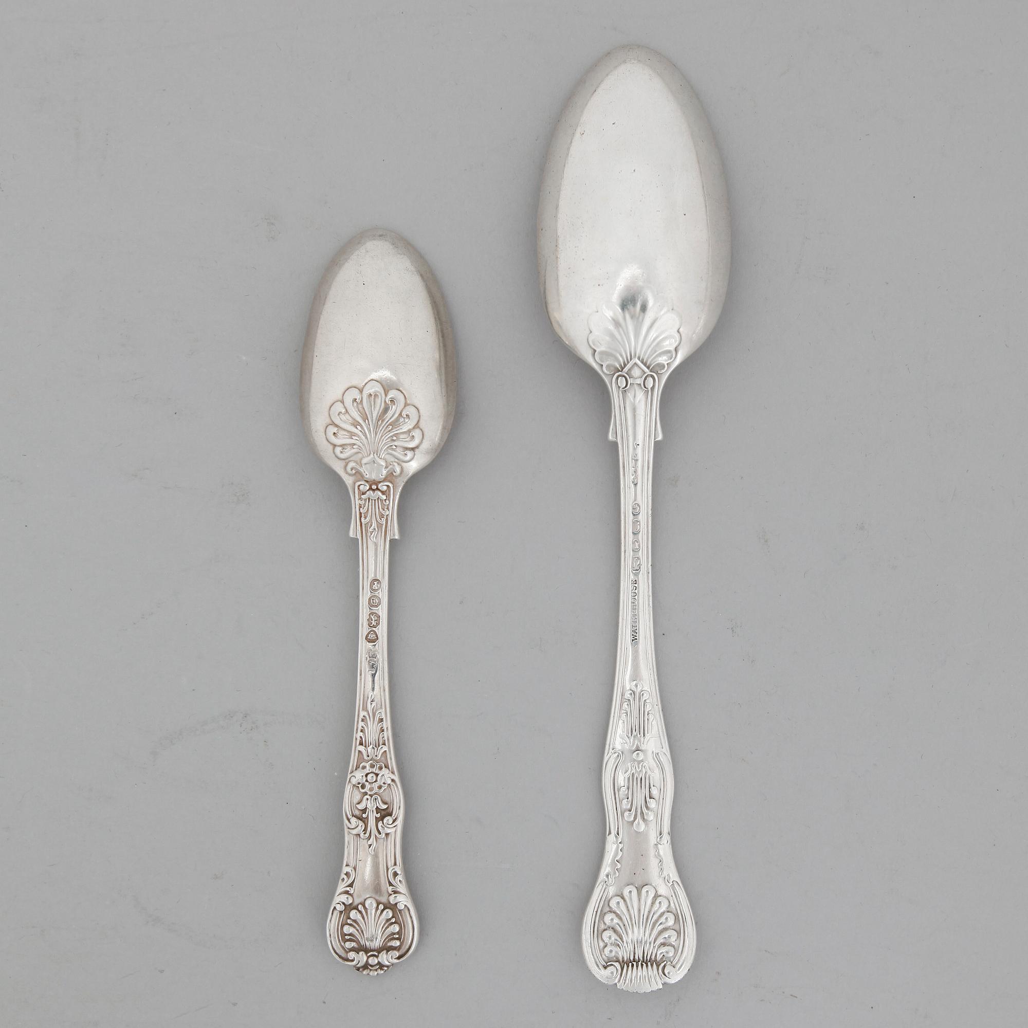 SKEDAR, 6+6, silver, "Engelsk snäck (Queens pattern)", London 1800-tal. Tot ca 670 gram.