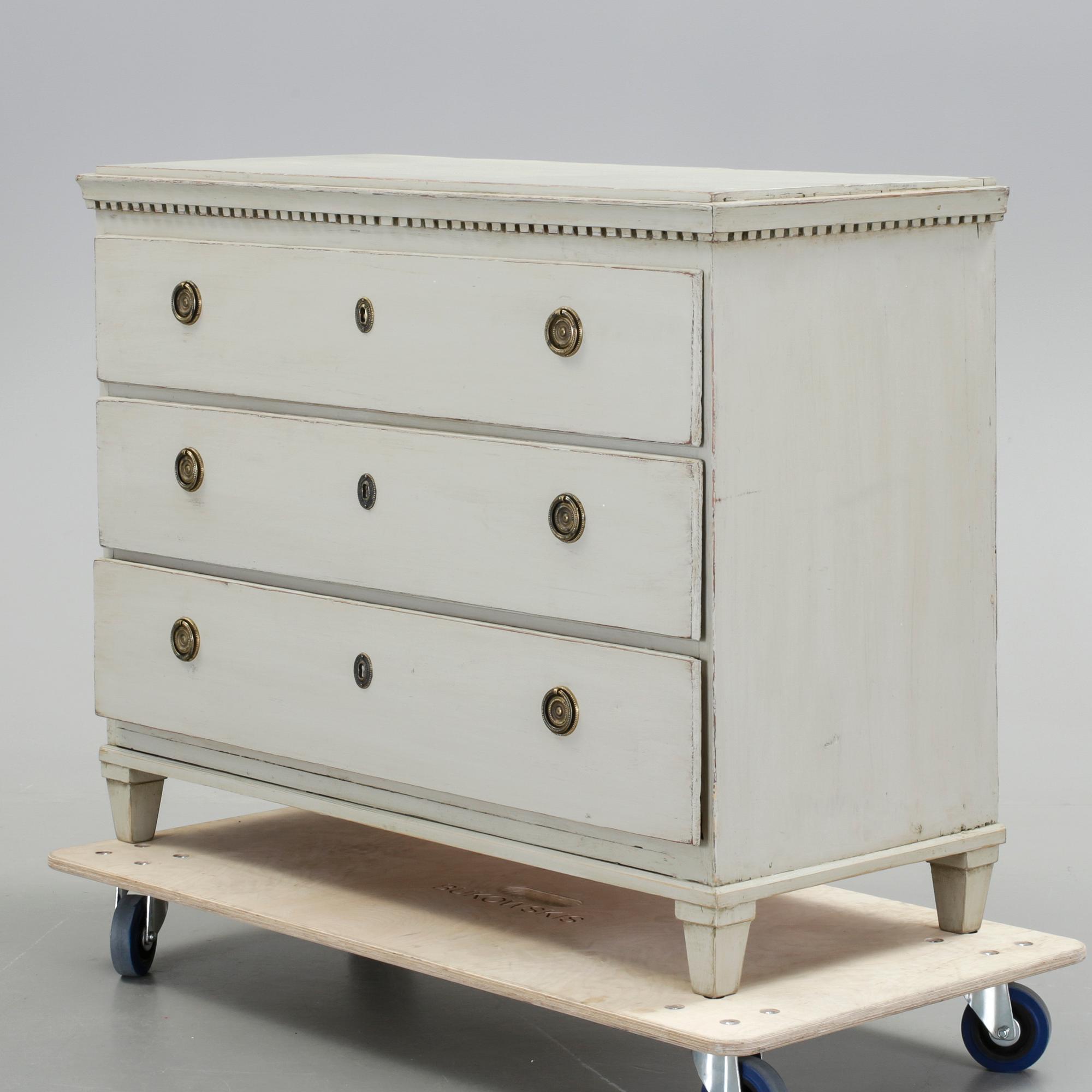 BYRÅ, gustaviansk stil, 1800-tal.