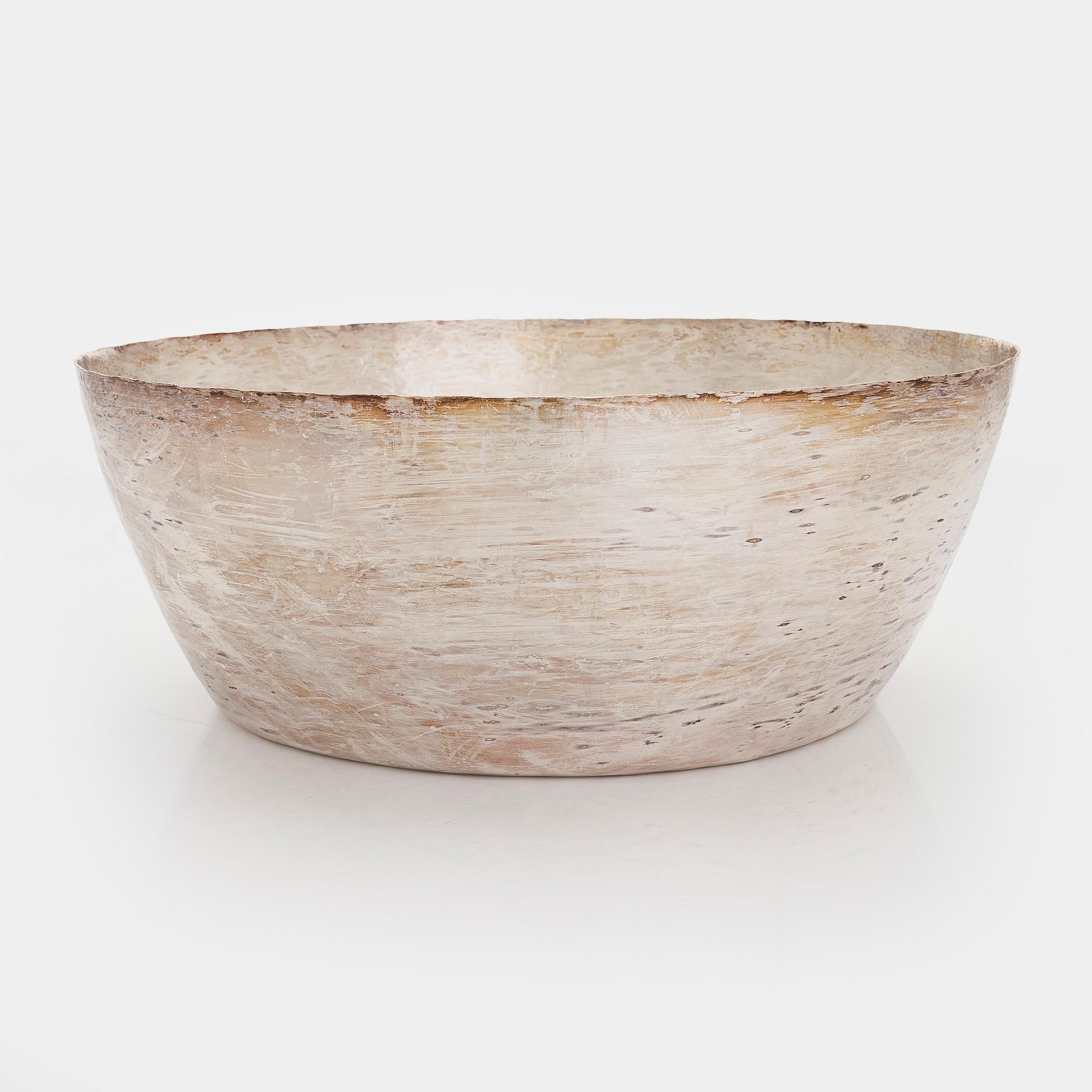 Tapio Wirkkala, malja, hopeaa, Kultakeskus, Hämeenlinna 2007.