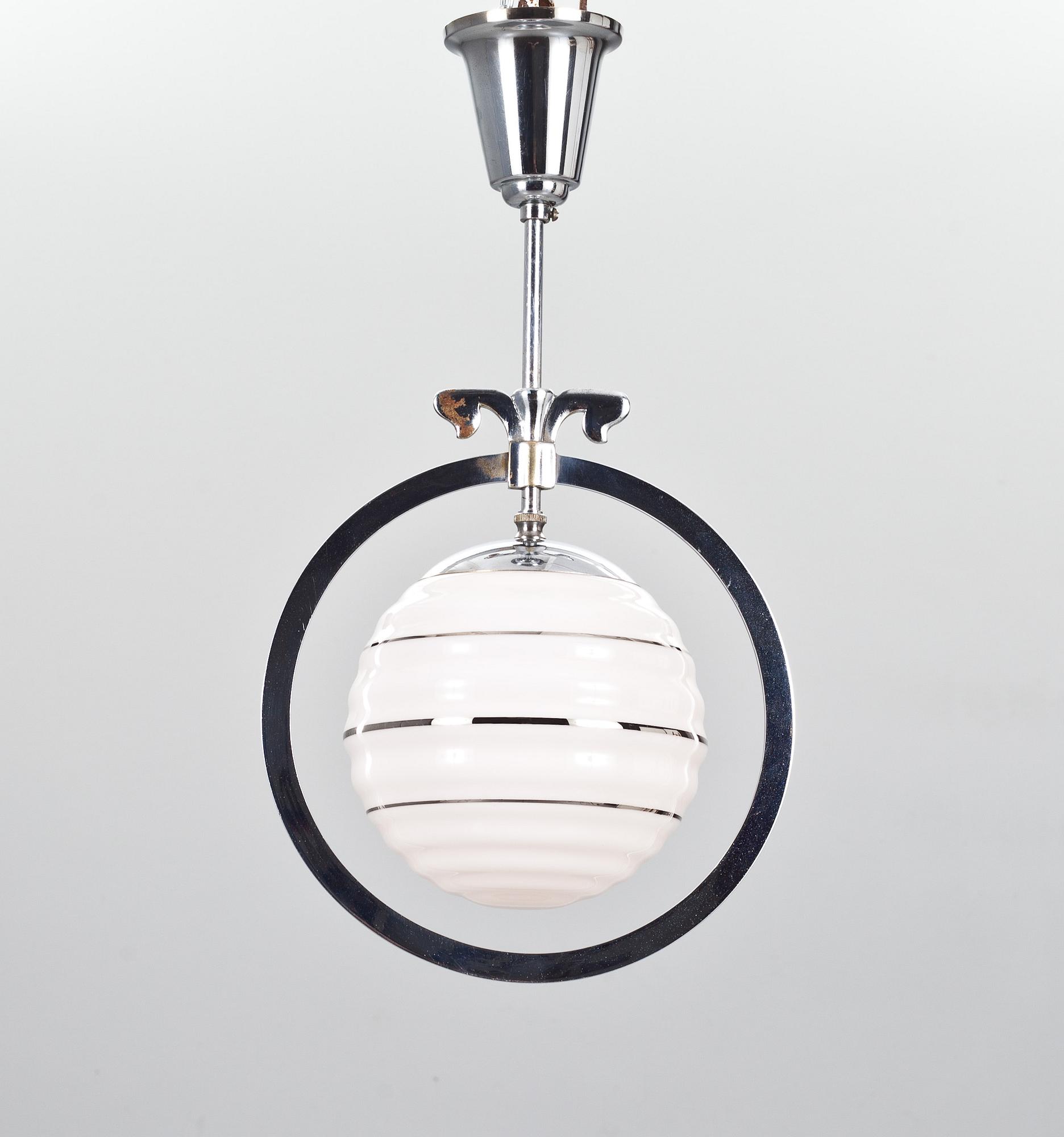 TAKLAMPA, art deco. 1900-talets första hälft. Höjd ca 52 cm.