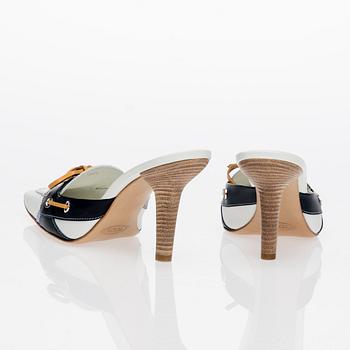 SKOR, Tod's.